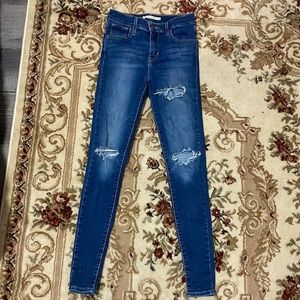 Levi 720 HIGH RISE SUPER SKINNY WOMEN'S JEANS size 25